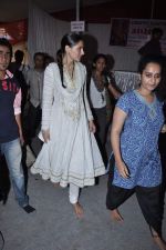 Nargis Fakhri at Andheri ka Raja in Mumbai on 28th Sept 2012 (4).JPG